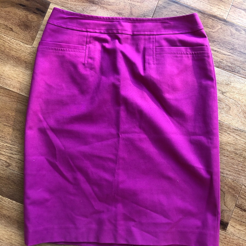 Halogen fuchsia pencil skirt
